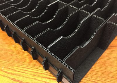Returnable tray holding medical device components