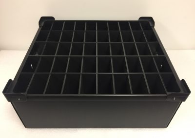 Returnable rack packaging protecting painted parts