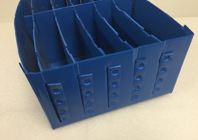 Returnable tray holding medical device components