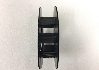 Returnable shipping container with molded part pockets