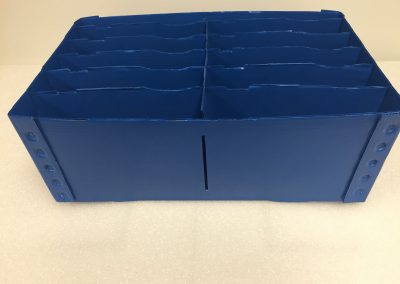 Returnable tray holding medical device components